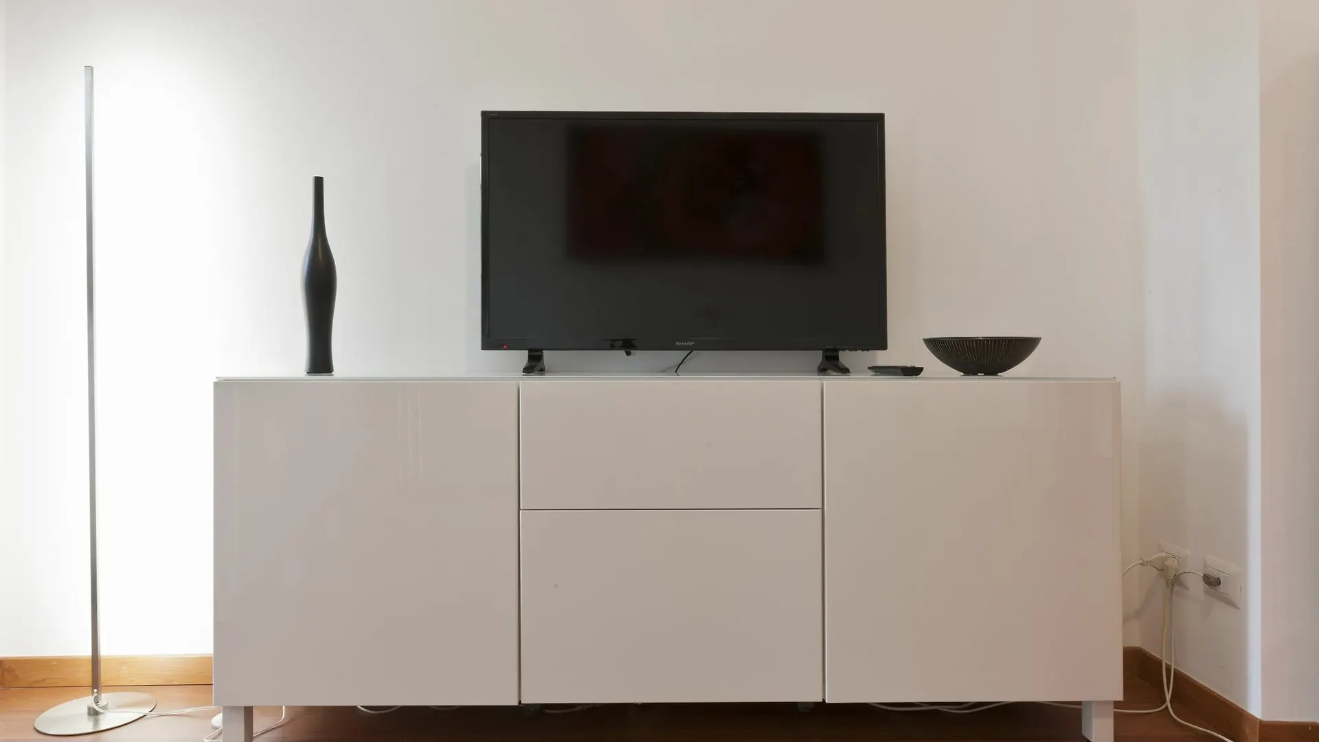 Bright New House Near Navigli District Apartment Milan 0*,